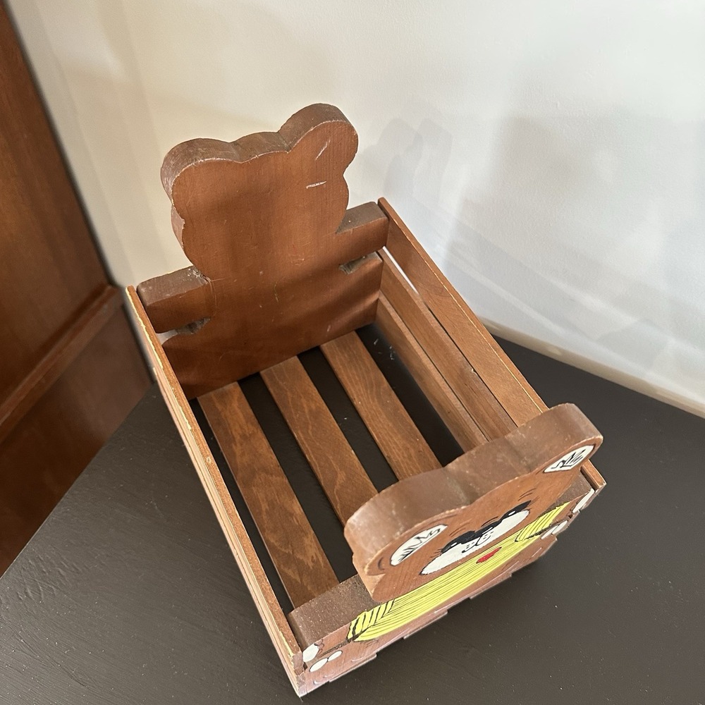 Toy Storage Wooden Box Carved Painted Stained Crate Bear Figurines Basket Rustic - Picture 3 of 11